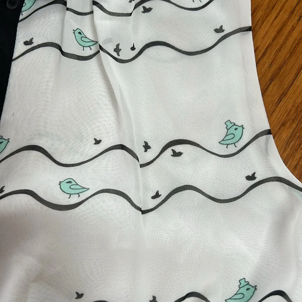 Forever 21 sleeveless dress.  Cute bird print. Size Small. Pleated skirt. - Picture 3 of 14